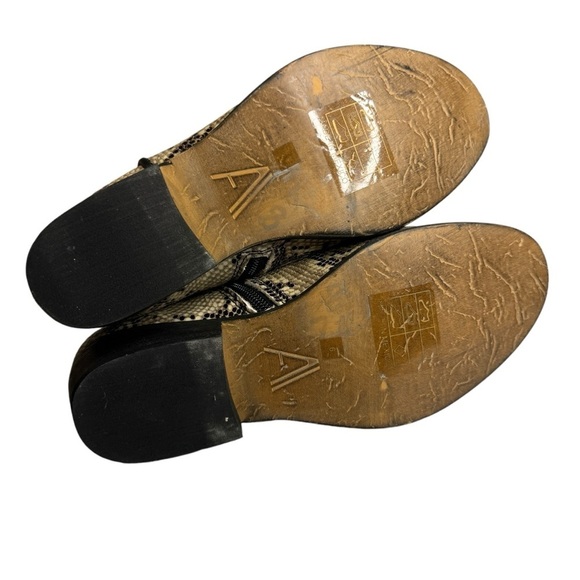 Artisan by Zigi Lissa Snakeskin Embossed Leather Ankle Bootie boots shoes 6 - Picture 10 of 11